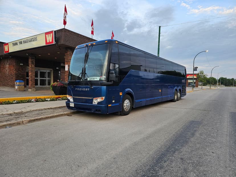 PRIVATE GROUP CHARTERS service image 2